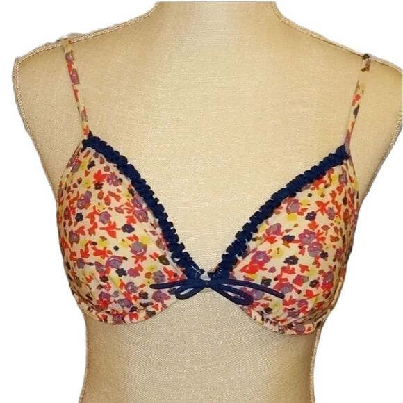 👙Boden swim top‎ - Picture 1 of 9